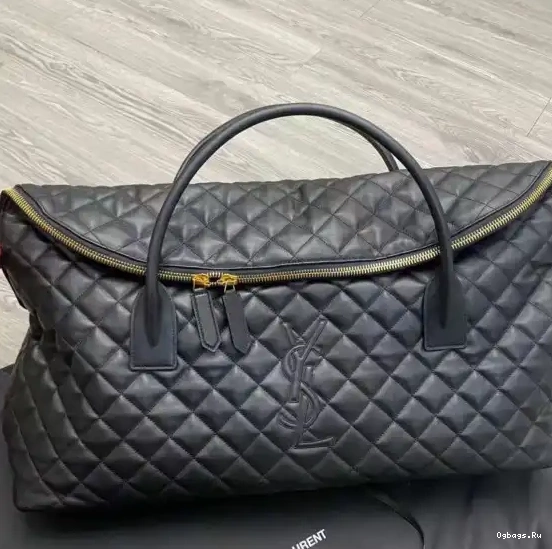 GIANT TRAVEL ES QUILTED LEATHER YSL BAG IN 0610